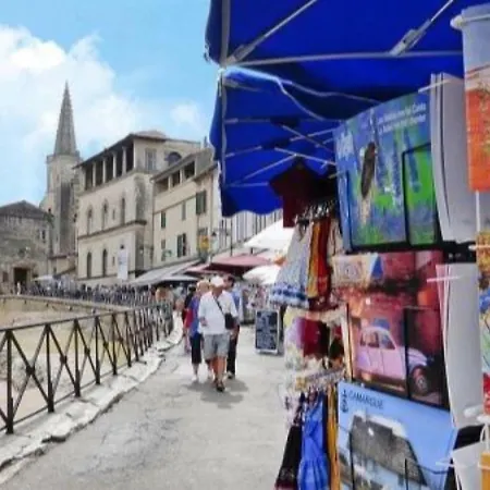 Avec Balcon Donnant Sur Les Arenes D'arles *
